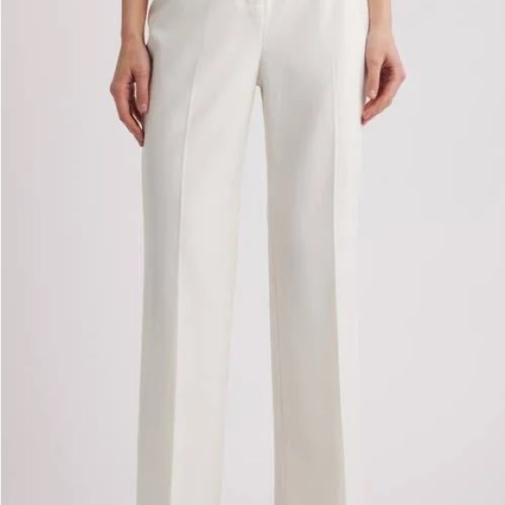 Tahari White trousers with zipper (silk lined and flat) pockets